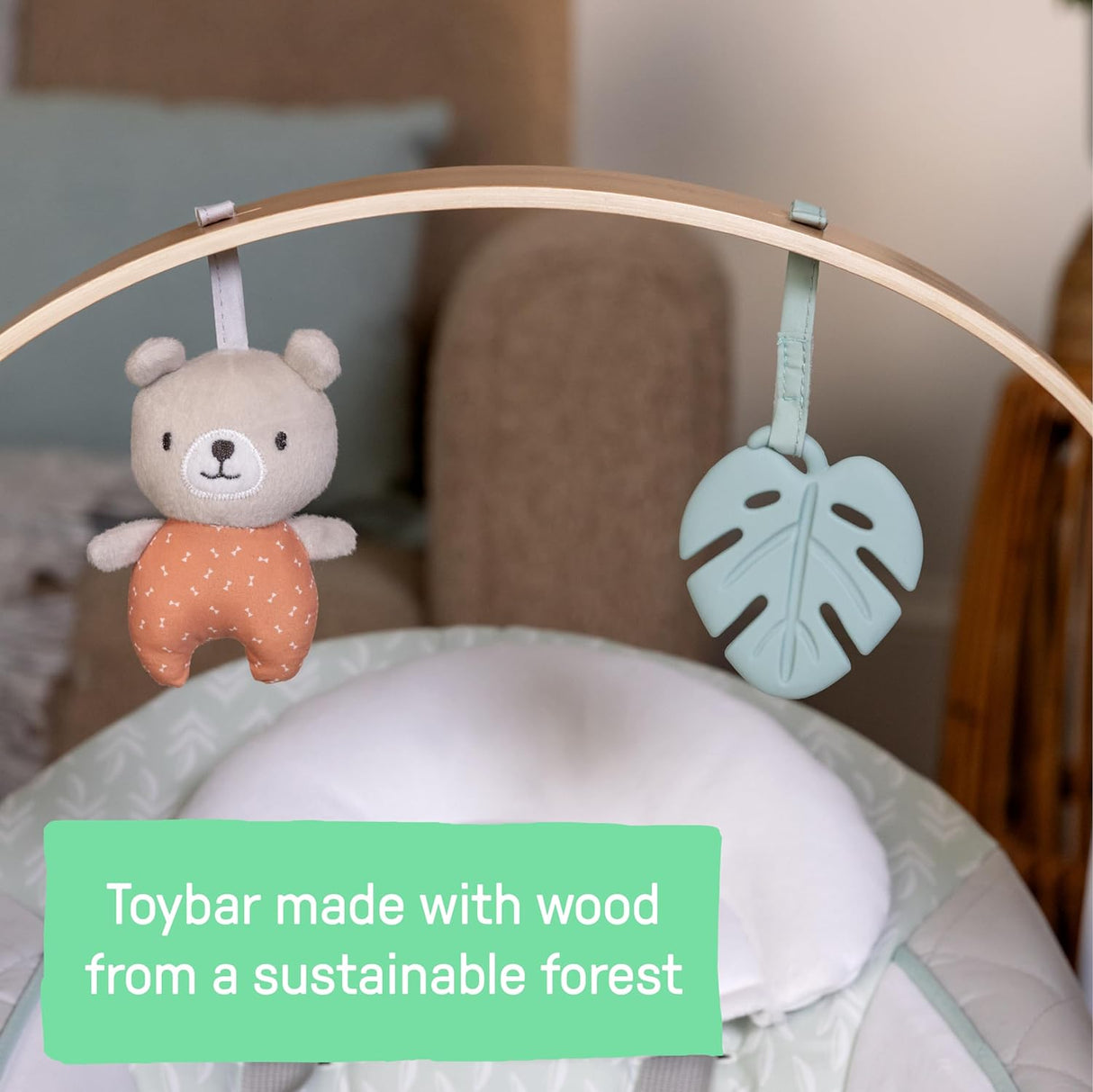 Ingenuity Cozy Spot Swing n Go - Columpio portátil, barra de juguete de madera extraíble y giratoria, 6 velocidades, para edades de 0 a 9 meses, hasta 20 libras