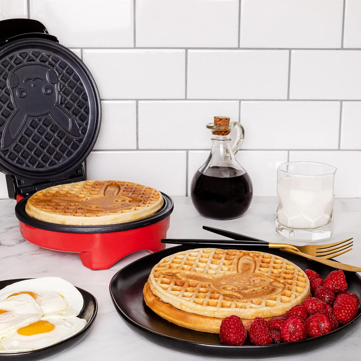 Wafflera Uncanny Brands Pikachu - Haz Waffles Divertidos