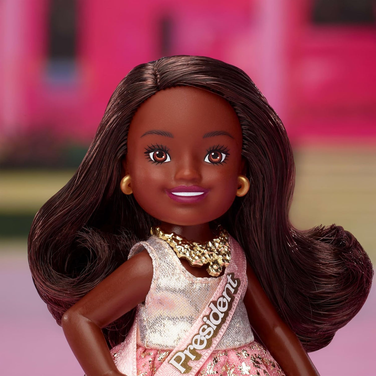 Barbie La Película Chelsea Juego 4 Muñecos con Ken, Gloria y Removibles
