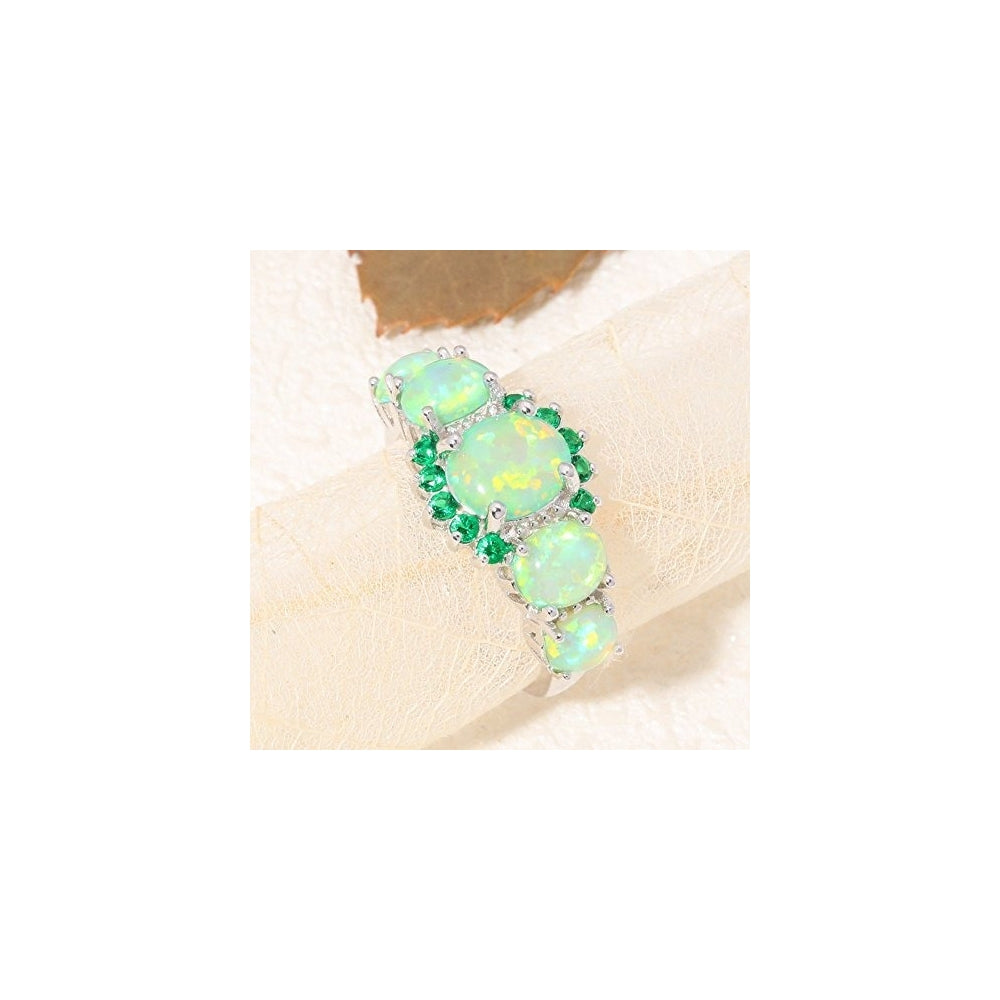 Anillo con piedras preciosas