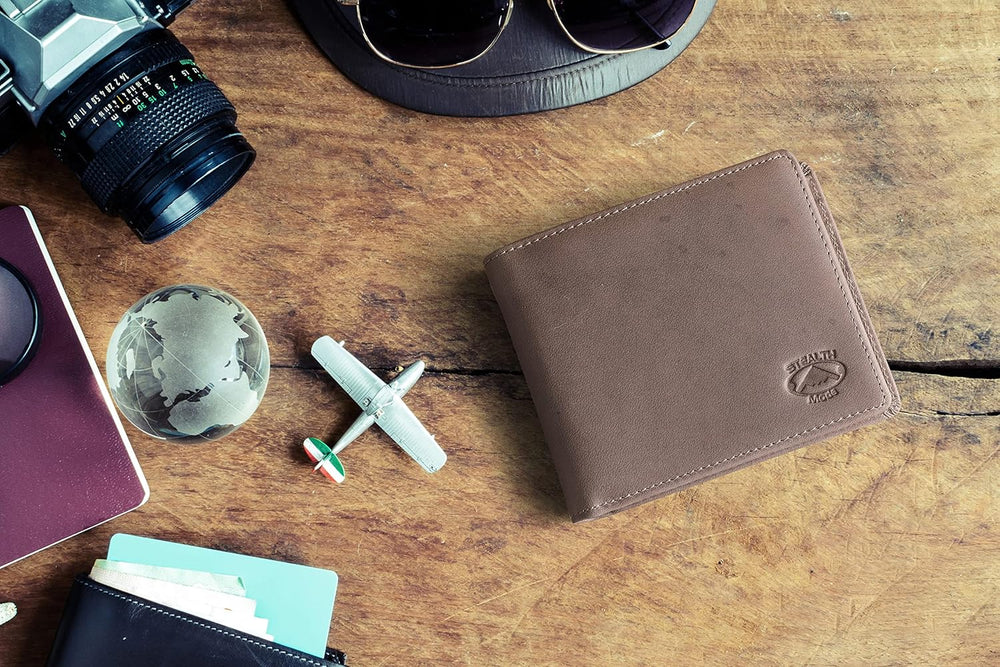 Billetera Bifold de Cuero para Hombre con Ventana de ID y RFID