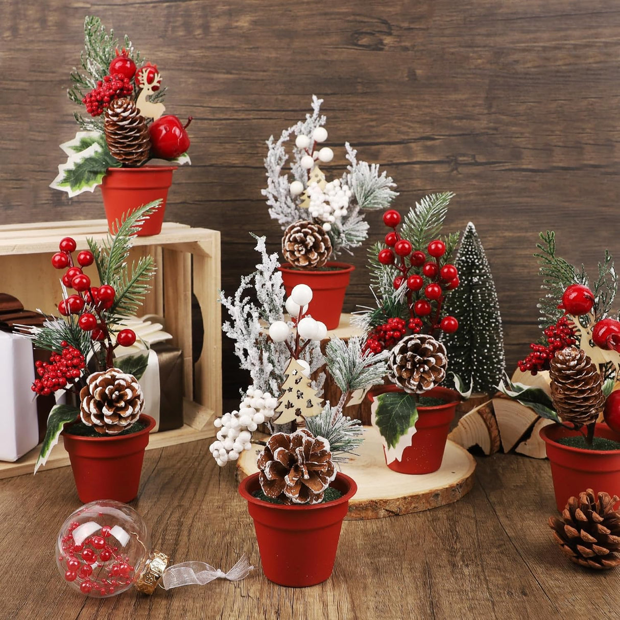 Árbol Mini Artificial Winemana con Piñas y Berries, 6 Pcs