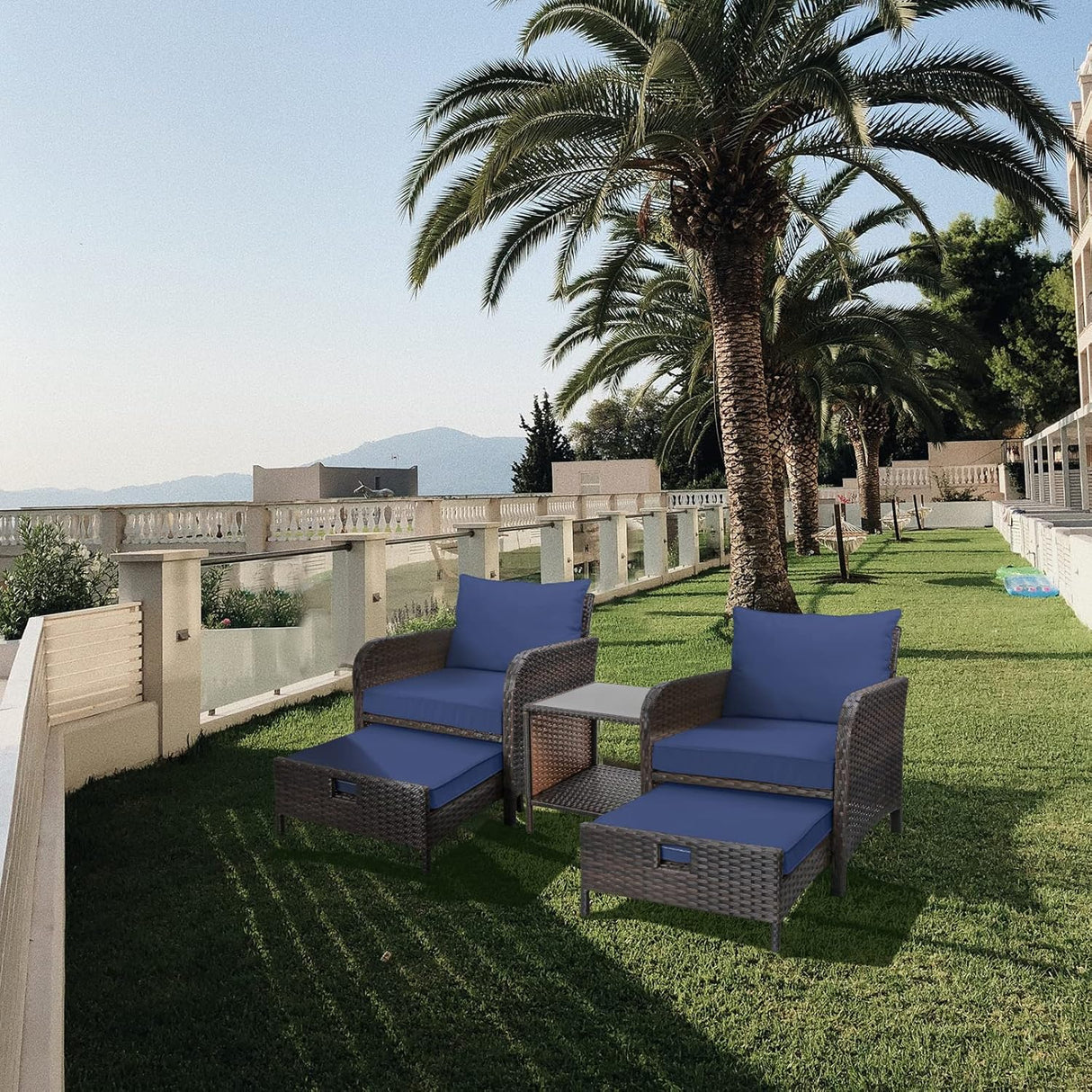 LEVELEVE Balcony Furniture - Juego de 5 piezas para conversación de patio, sillas de mimbre de polietileno para exteriores con cojines suaves, 2 otomanas y mesa de cristal para porche, mimbre marrón