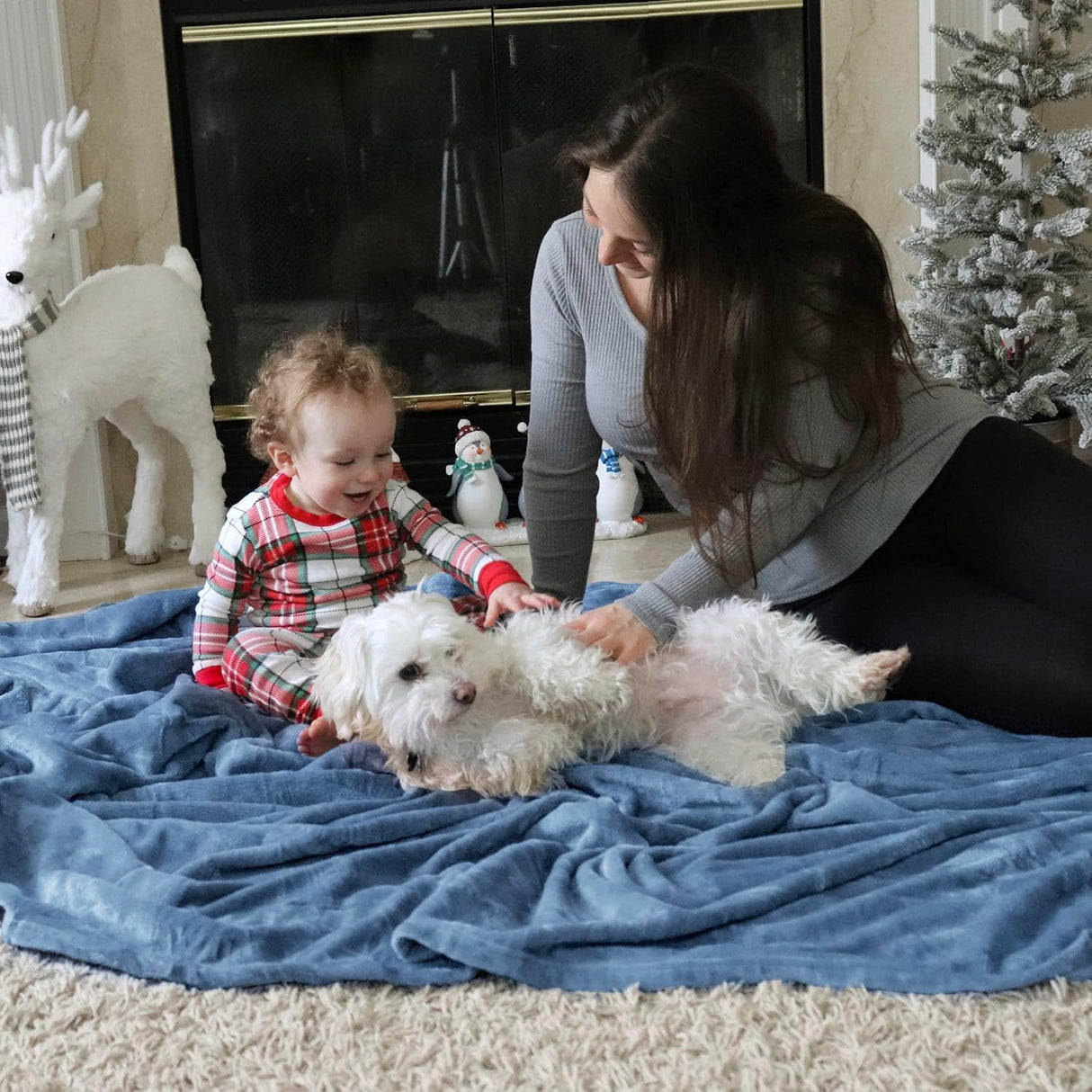 Manta de felpa Bedsure 300GSM, suave y ligera, modelo para sofá