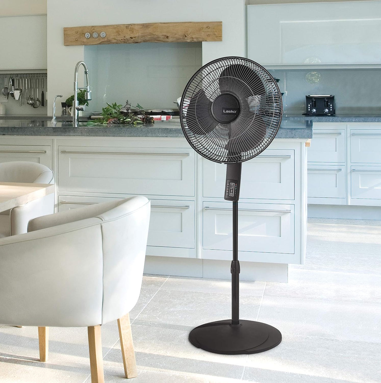 Ventilador de pedestal Lasko, oscilante, control remoto, S16612