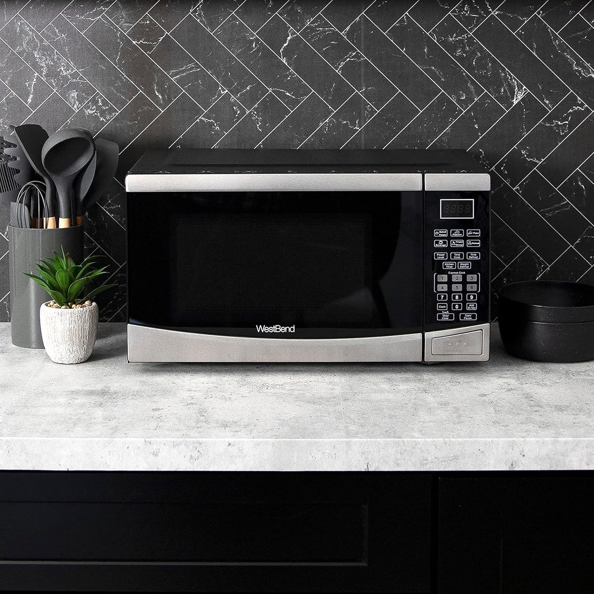 Microondas West Bend WBMW92S 900W, 6 ajustes, panel electrónico