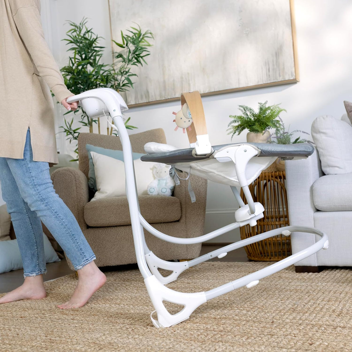 Ingenuity SimpleComfort - Columpio compacto relajante, barra de juguetes giratoria, asiento giratorio, 6 velocidades, para edades de 0 a 9 meses, hasta 20 libras, Parker