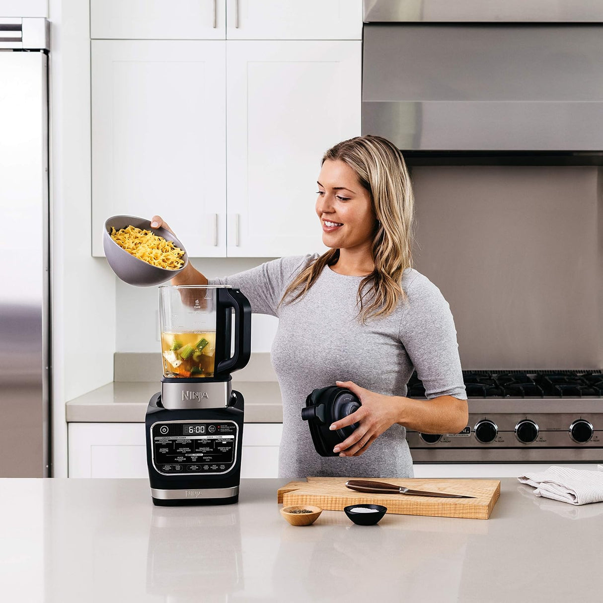 Licuadora Ninja Foodi Heat-iQ 64 oz, HB150C/HB152