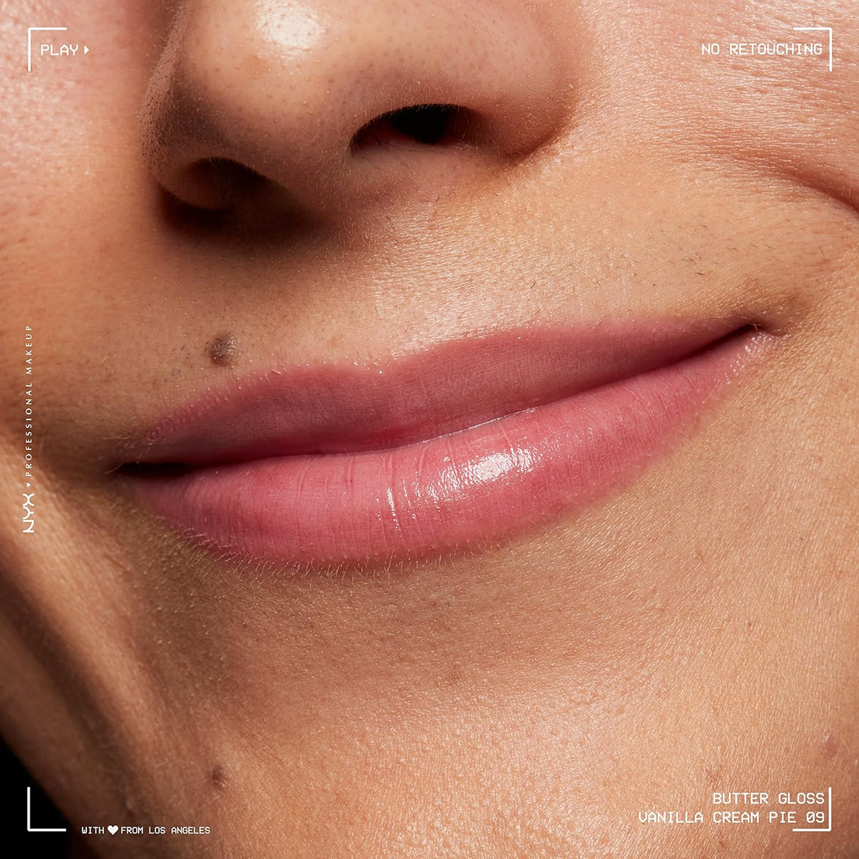 Brillo labial Color: Pastel de crema de vainilla.