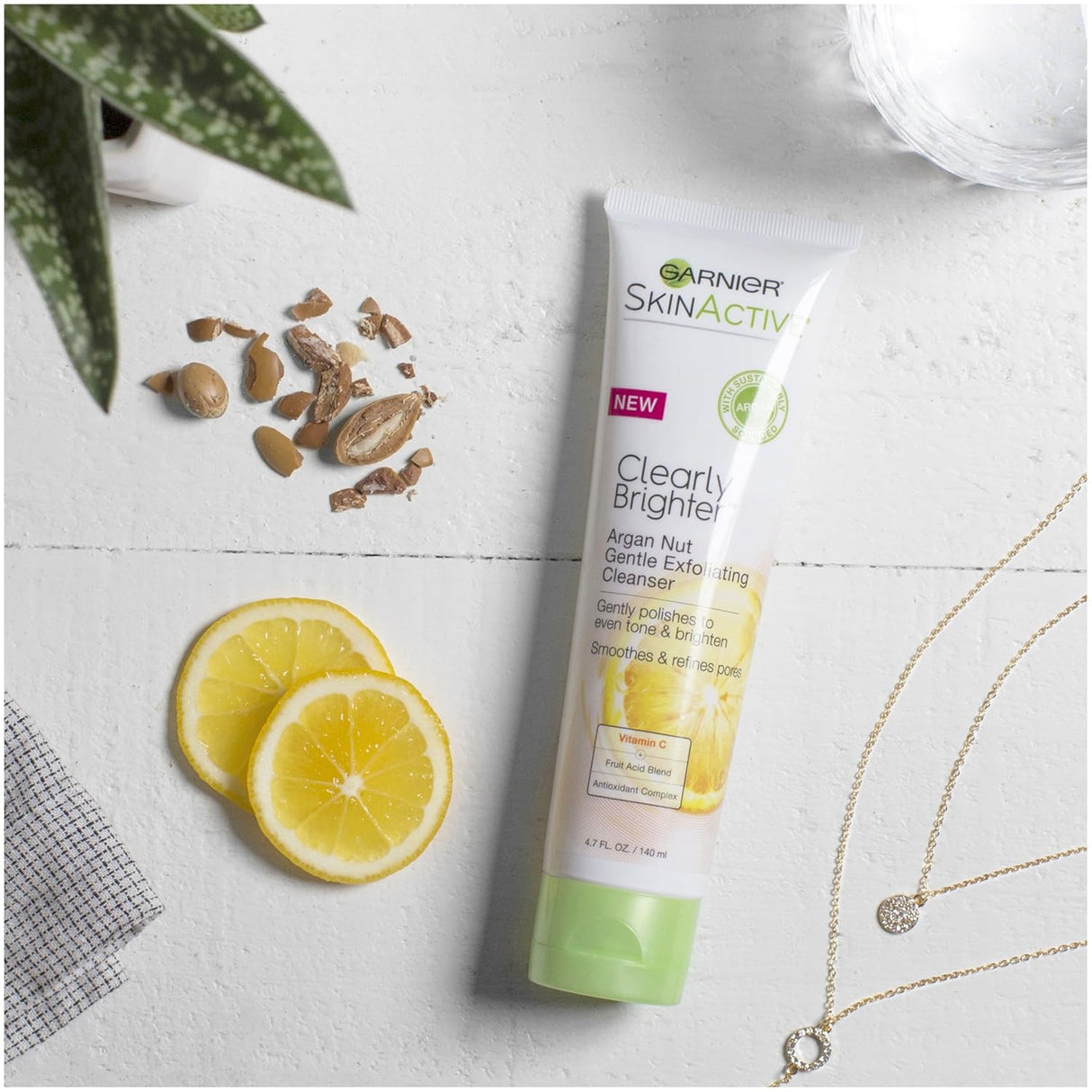 Exfoliante facial de nuez de argán con vitamina C 4.7 onzas