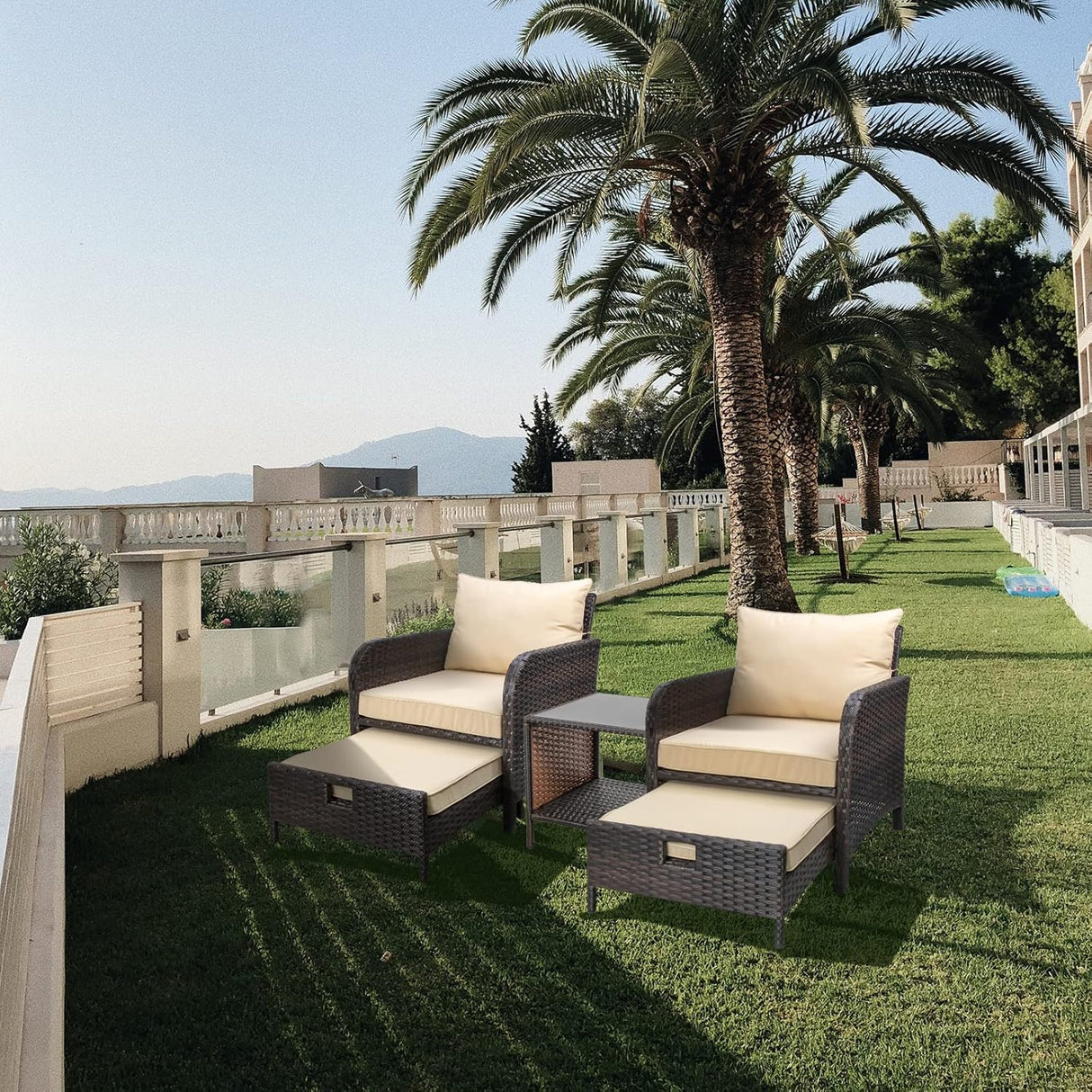 LEVELEVE Balcony Furniture - Juego de 5 piezas para conversación de patio, sillas de mimbre de polietileno para exteriores con cojines suaves, 2 otomanas y mesa de cristal para porche, mimbre marrón