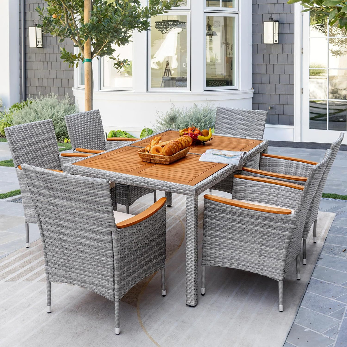 Flamaker Juego de comedor de patio de 7 piezas, mesa y sillas de madera de acacia para exteriores con cojines suaves, muebles de patio de mimbre para terraza, patio trasero, jardín (gris)