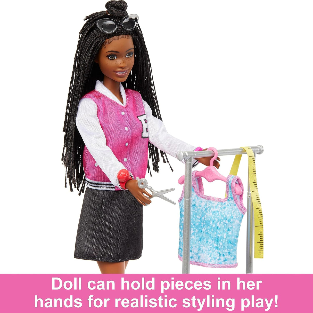 Barbie Estilista con accesorios y perrito, Brooklyn, modelo