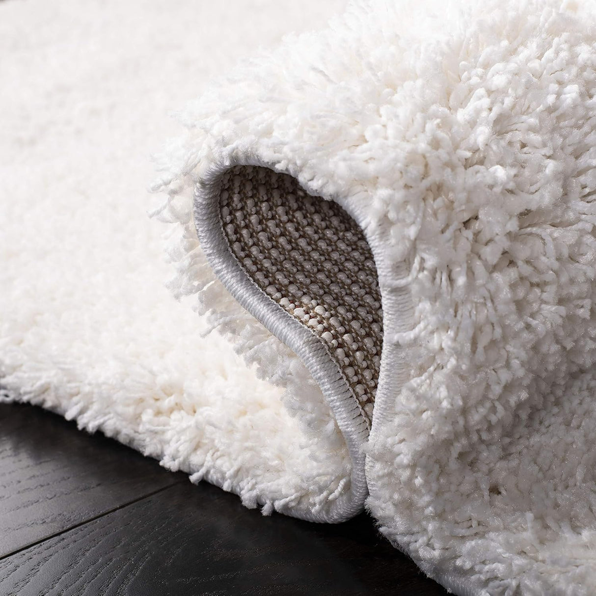 Alfombra de área cuadrada premium de 4' con pelo largo SG151