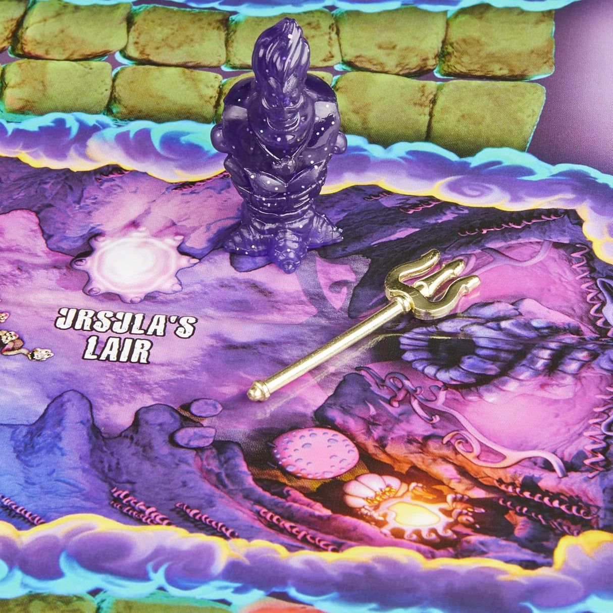 Juego de Mesa Clue Villanos Disney de Hasbro, 2-6 Jugadores