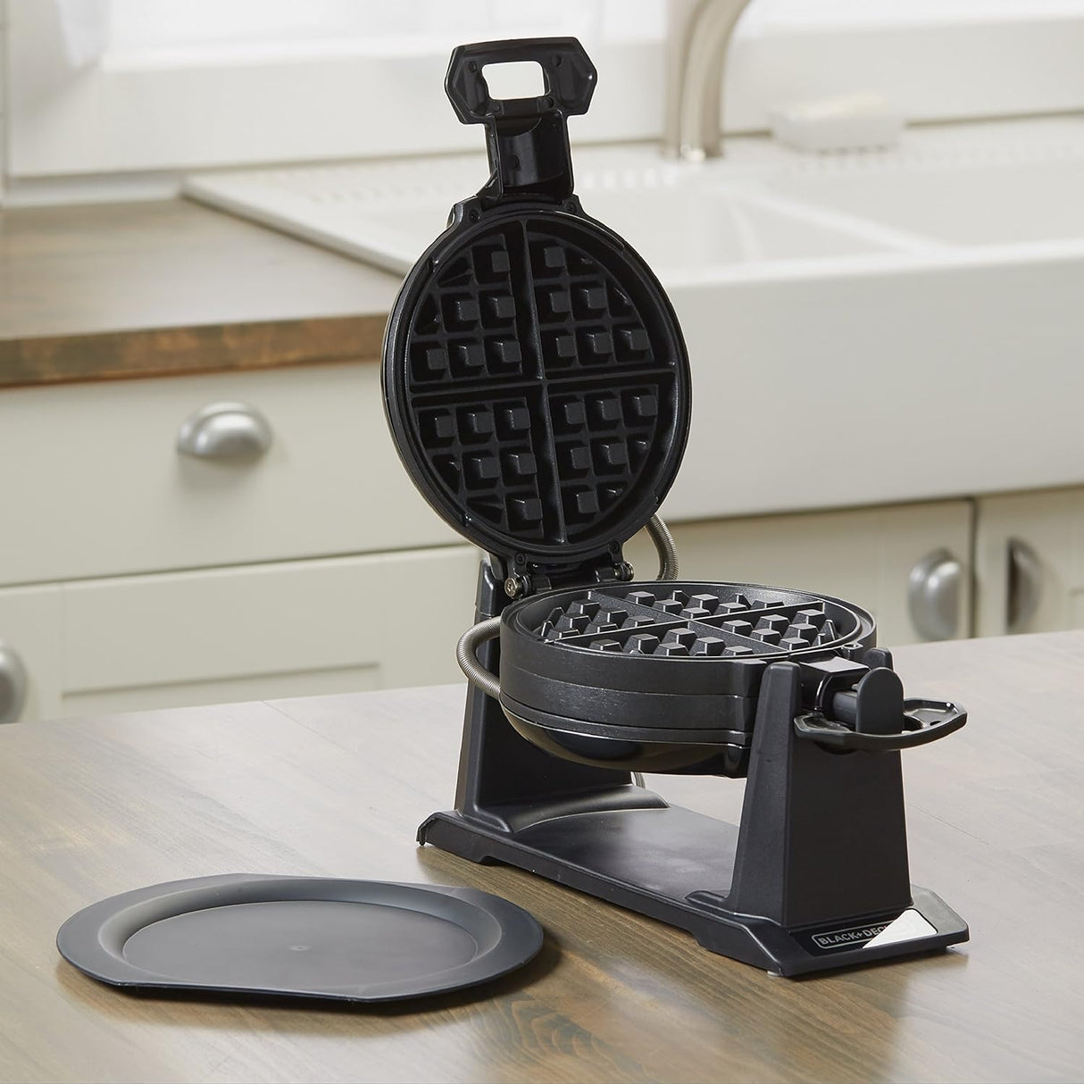 Waffle Maker Rotativo BLACK+DECKER, fácil de usar, WMD200B