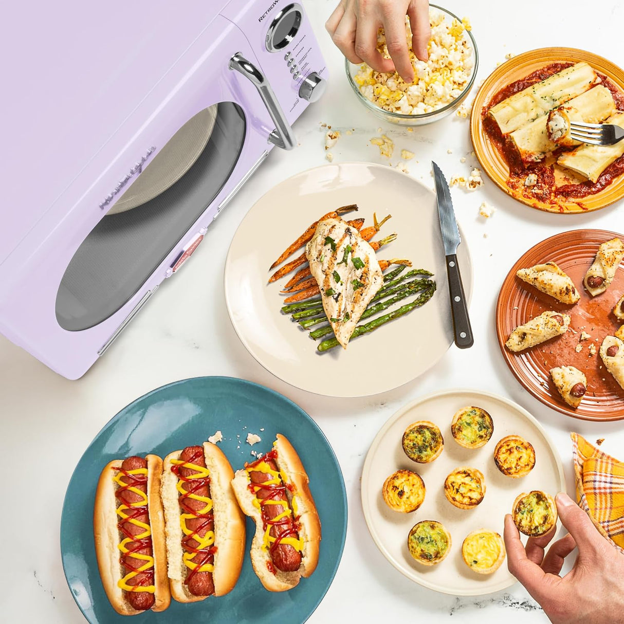 Horno de microondas Nostalgia, 0.7 Cu. Ft, Modelo NRMO7LV6A