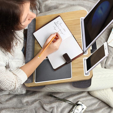 Lap Desk: se adapta a un escritorio para computadora.