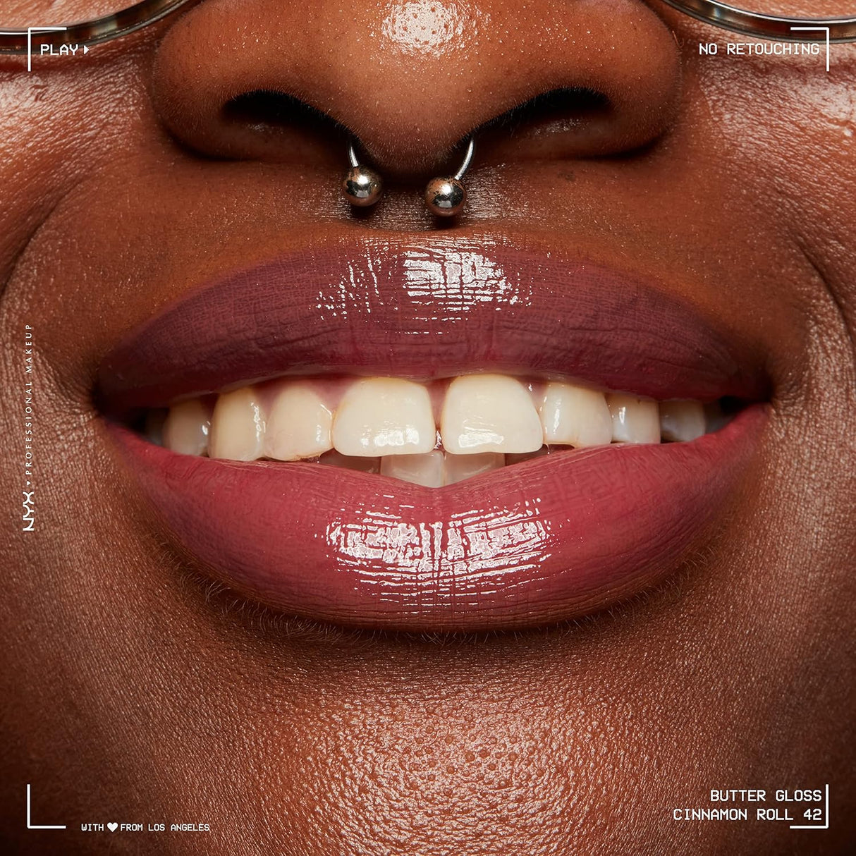 Brillo labial butter gloss NYX profesional Cinnamon Roll