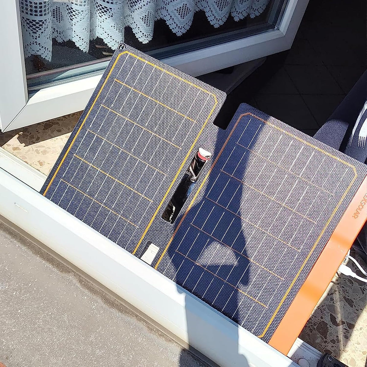 Panel Solar Portátil FlexSolar 20W, Carga USB, Alta Eficiencia