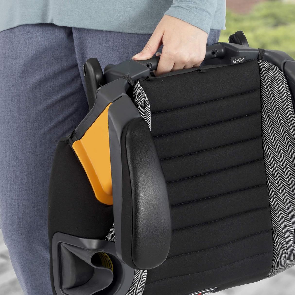 Asiento elevador sin respaldo con pestillo de liberación