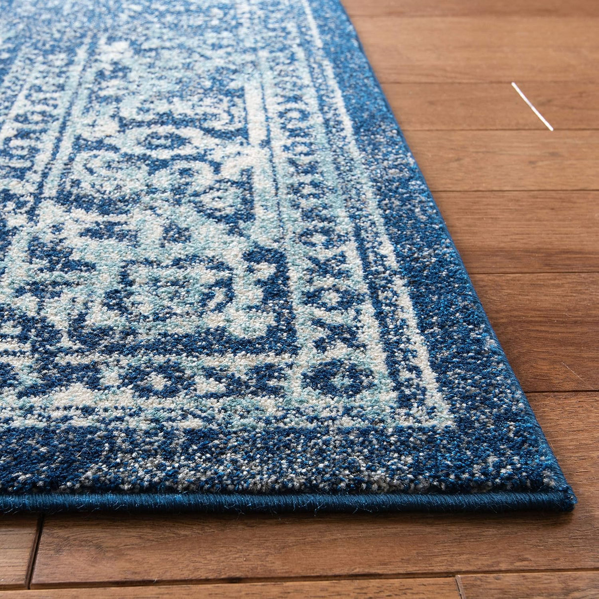 Alfombra de área, diseño oriental desgastado, modelo EVK256A
