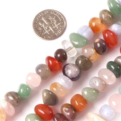 piedras preciosas de jade en el interior de la gema
