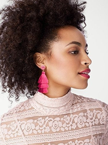 Pendiente De La Borla Del Color De Rosa Caliente De