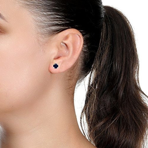 Aretes de oro amarillo de 14 k con zafiro azul redondo