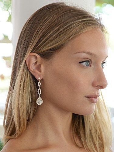 Pendiente con circonita cúbica chapados en oro 14K