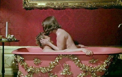 Sin Puntada Parte 2: Entre Las Hojas