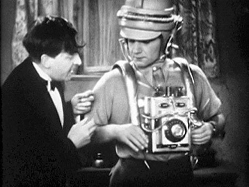 En Invisible Man Walks The City