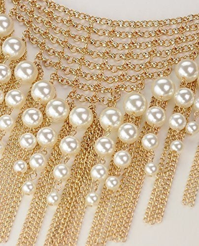 Collar de perlas simuladas con borla