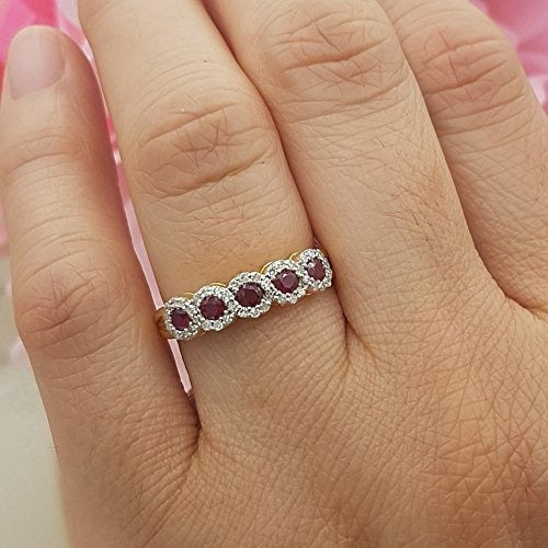 Anillo de oro de 10k con diamantes y rubi