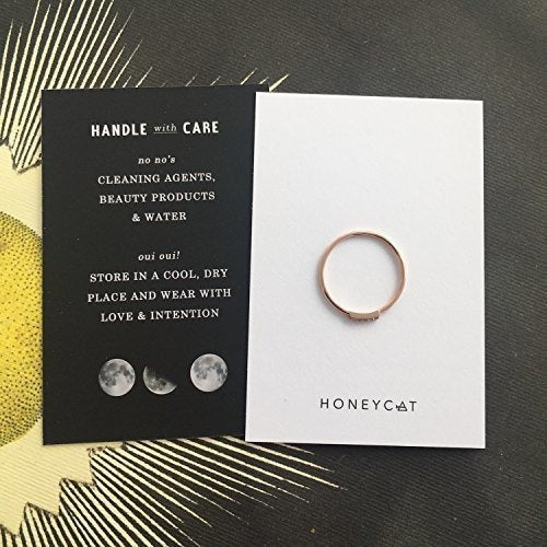 Honeycat Mini Anillo De Fila De Cristal En Una Placa De Oro