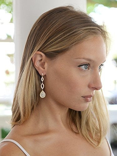 Pendiente con circonita cúbica chapados en oro 14K