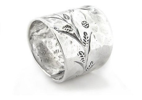 Ramita De Flores Grabado Martillado Acabado Ajustable Anillo