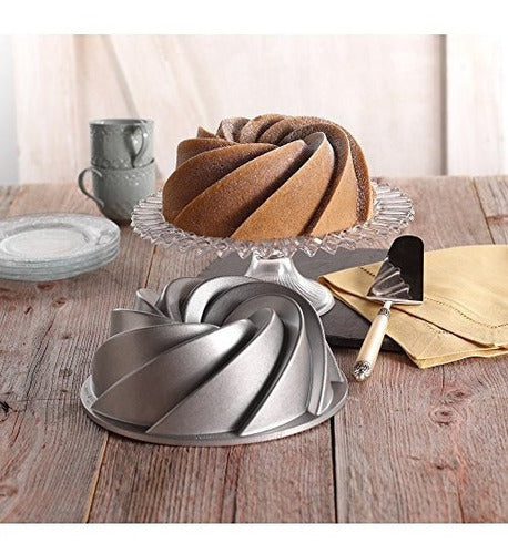Colección Nordic Ware Platinum Heritage Bundt Pan
