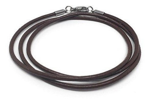 Collar de cuero marrón con hebillas de cierre