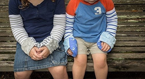 Manillas De Peluche Sin Correa de rayas