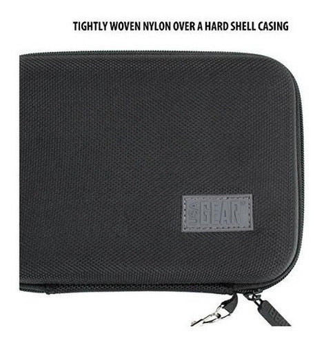 Estuche protector Con exterior rígido y correa