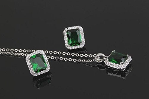 Conjunto Con Cristales De Circonita Verde Esmeralda Simulada