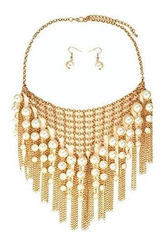 Collar de perlas simuladas con borla