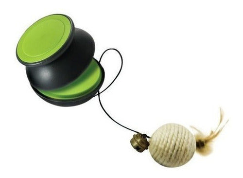 Juguete para gatos suspendido magnéticamente