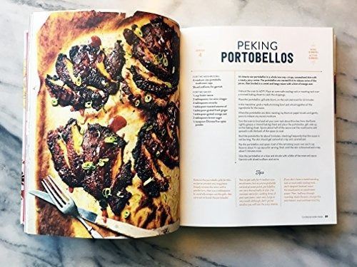 The Superfun Times Vegan Holiday Cookbook: Entretenido Para