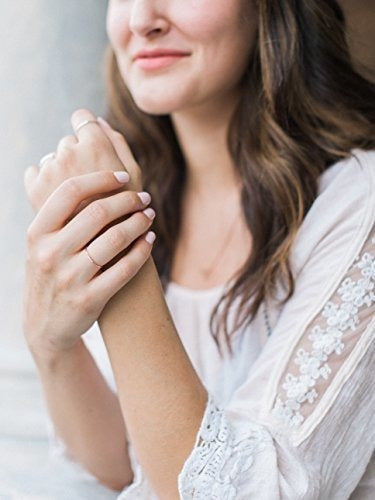 Honeycat Mini Anillo De Fila De Cristal En Una Placa De Oro