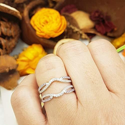 Anillo de bodas de oro de 10k con diamantes blancos y zafiro