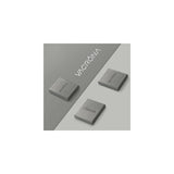Aretes pequeños livianos y simples en forma de argolla