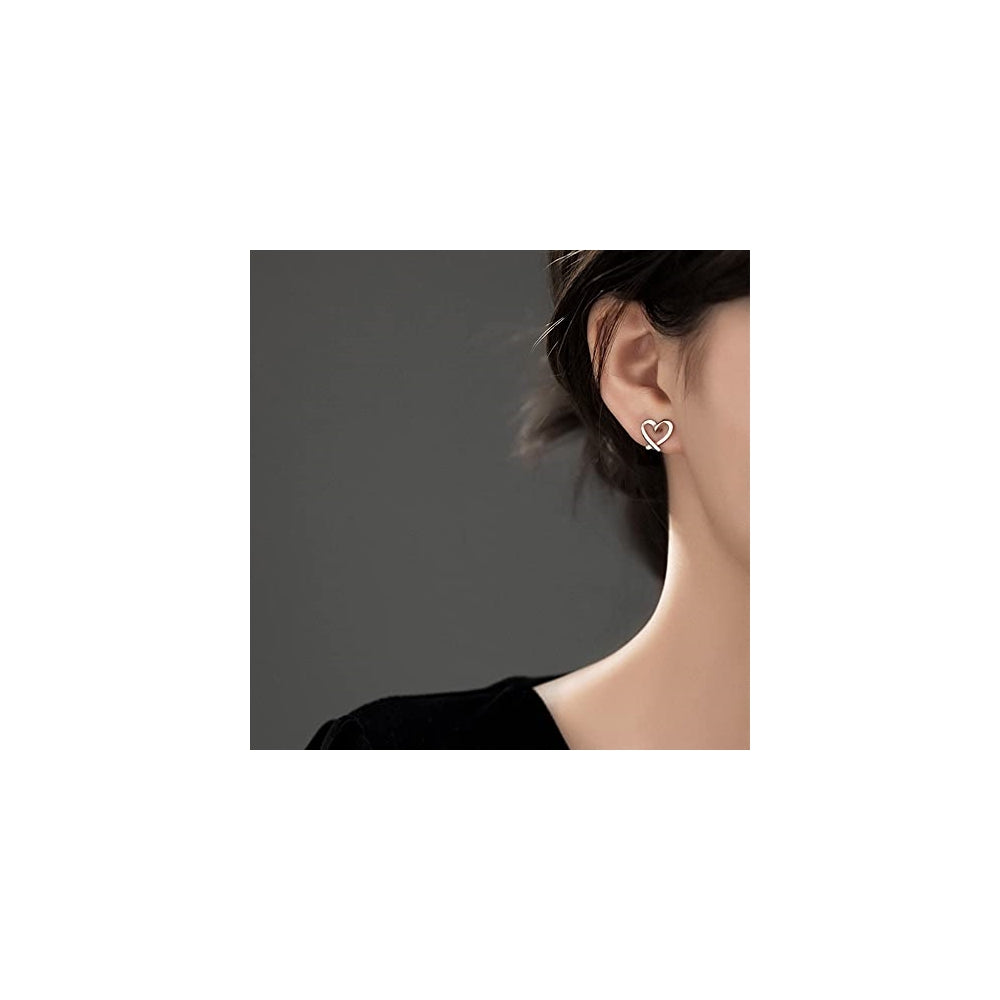Aretes de plata con diseño de corazón para mujeres