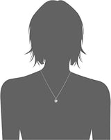 collar con colgante de corazón con logotipo